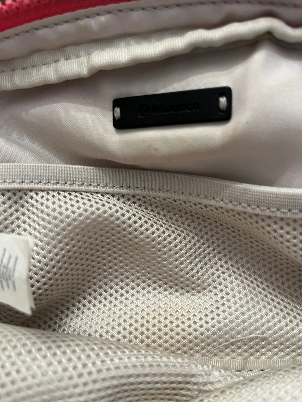 Lululemon Everywhere Belt bag in dark terracotta
